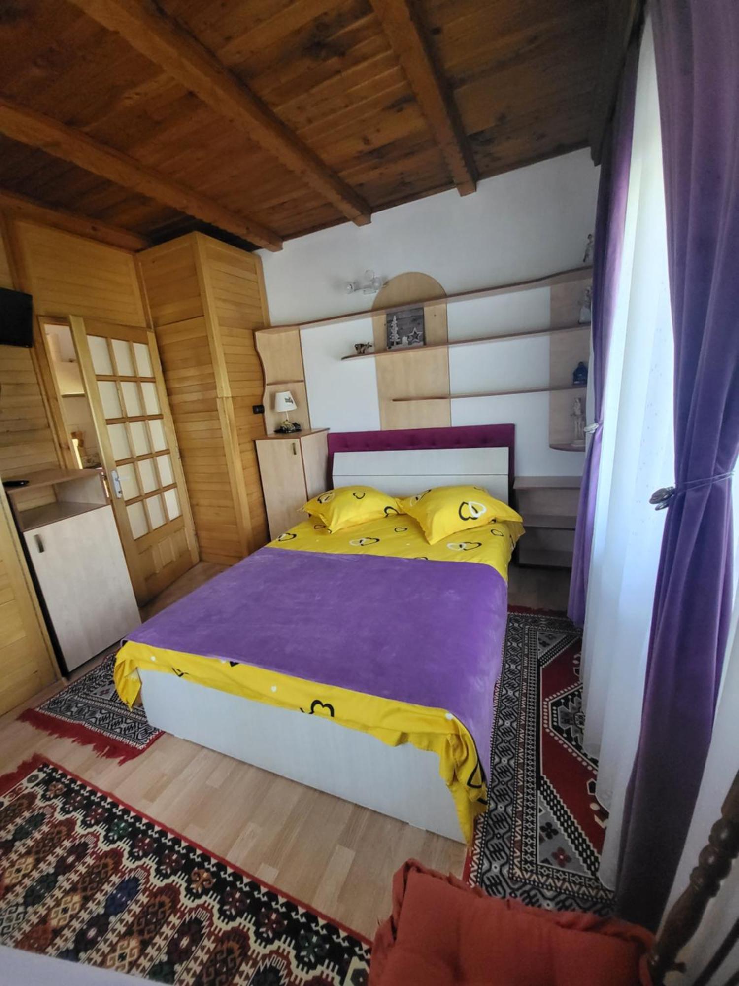 Casa Roza Lägenhet Breaza  Exteriör bild